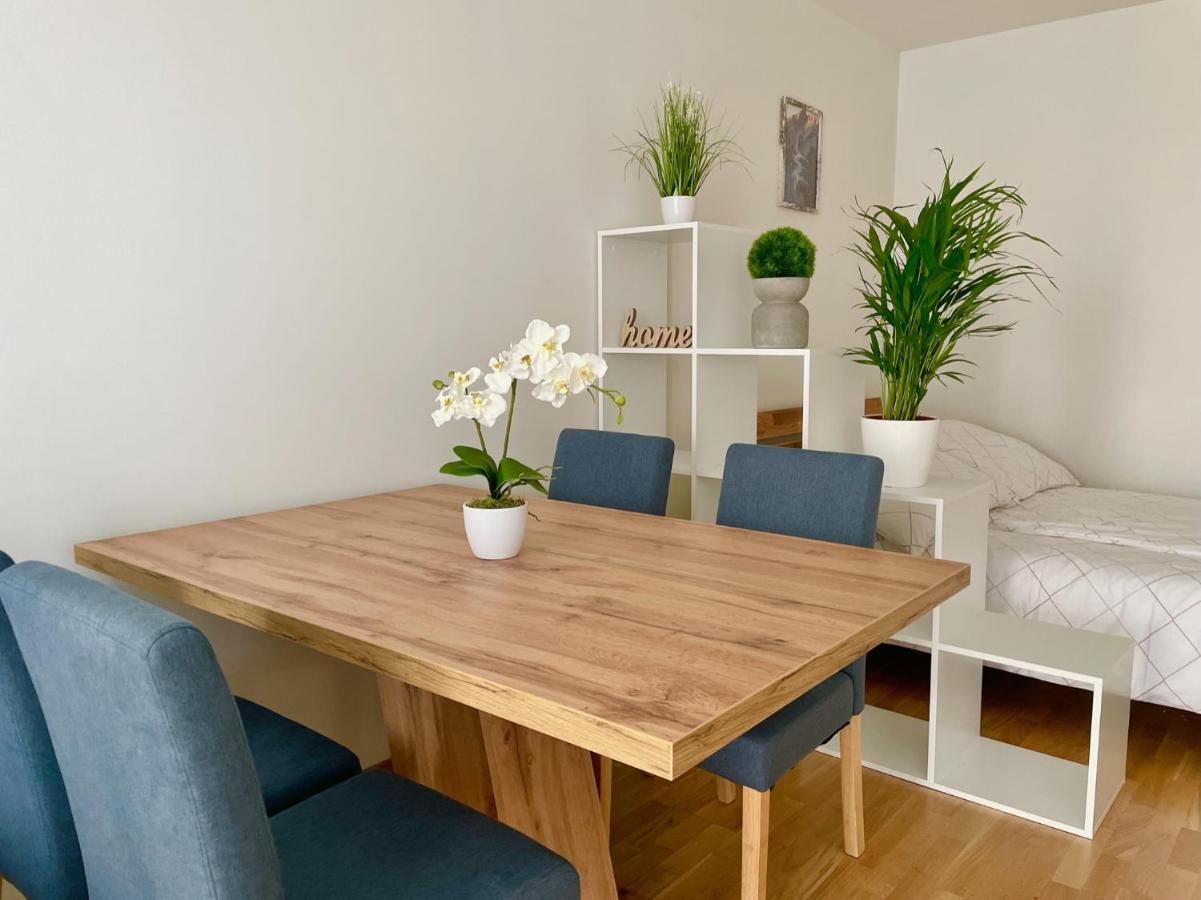 Central 55M2 Flat With Balcony & Parking Вена Экстерьер фото